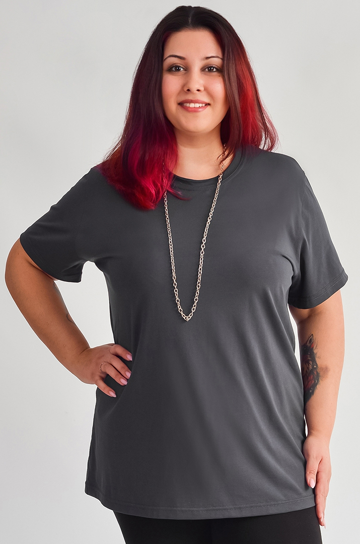 Базова довга футболка в однотонному виконанні великих розмірів