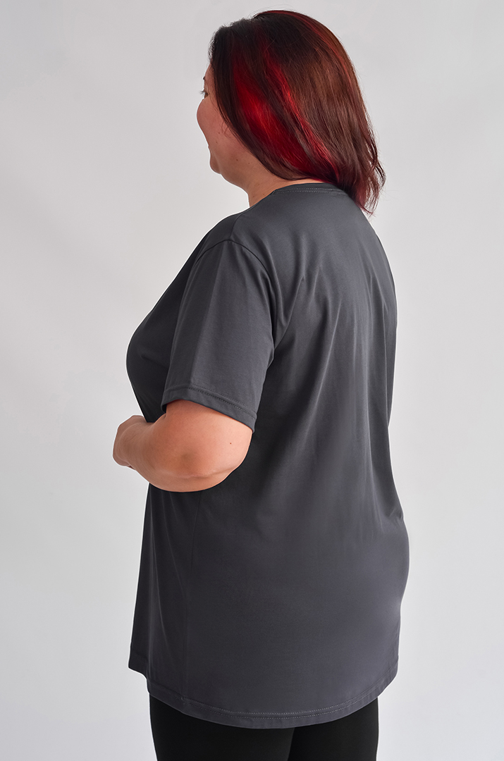 Базова довга футболка в однотонному виконанні великих розмірів