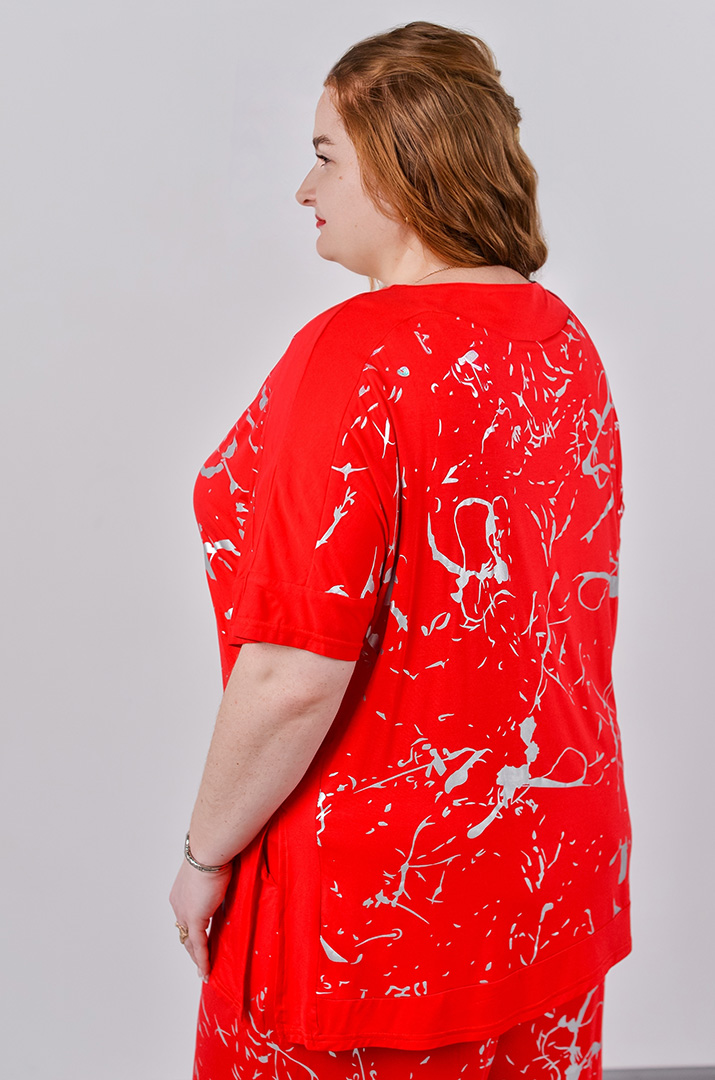 Футболка зі сріблястим абстрактним принтом великих розмірів