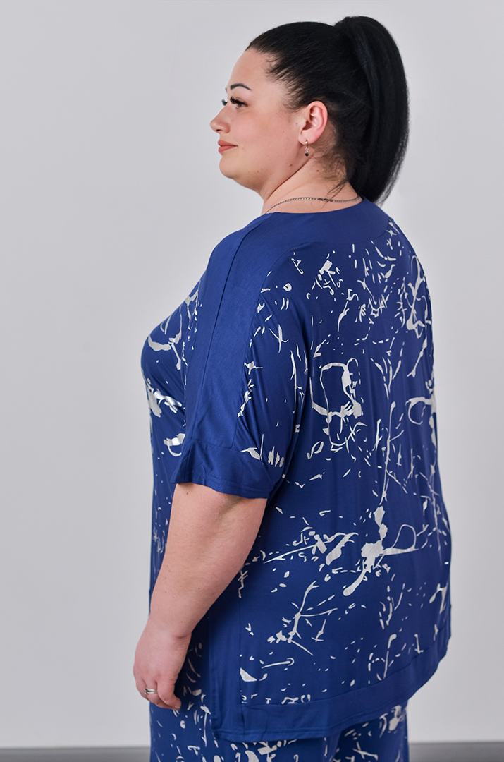 Футболка зі сріблястим абстрактним принтом великих розмірів