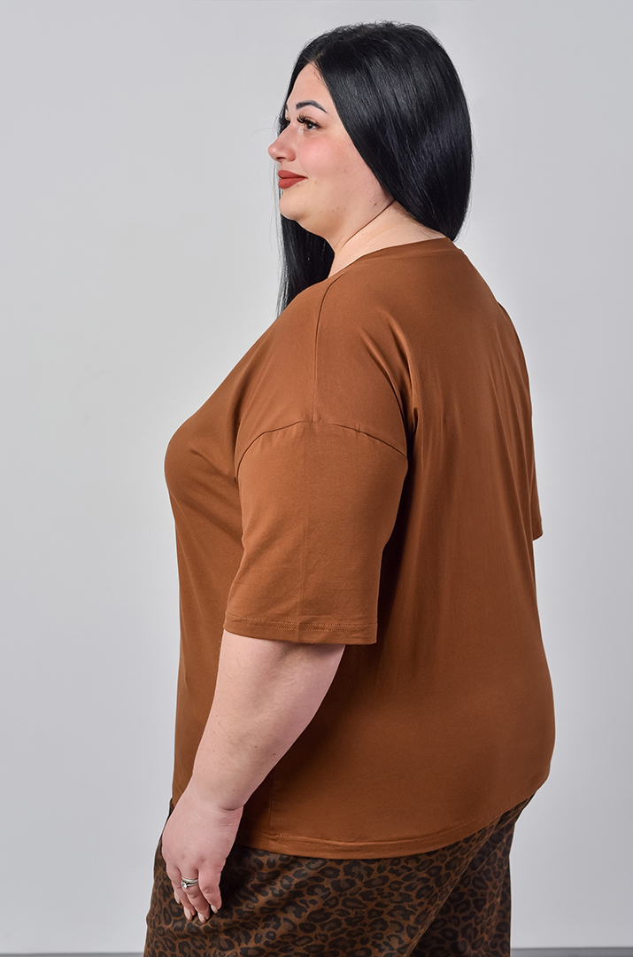 Футболка однотонная со съемным украшением больших размеров