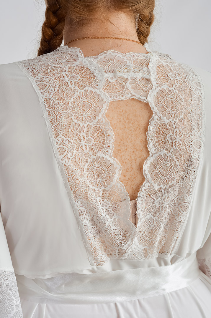 Довгий халат з мереживом батал