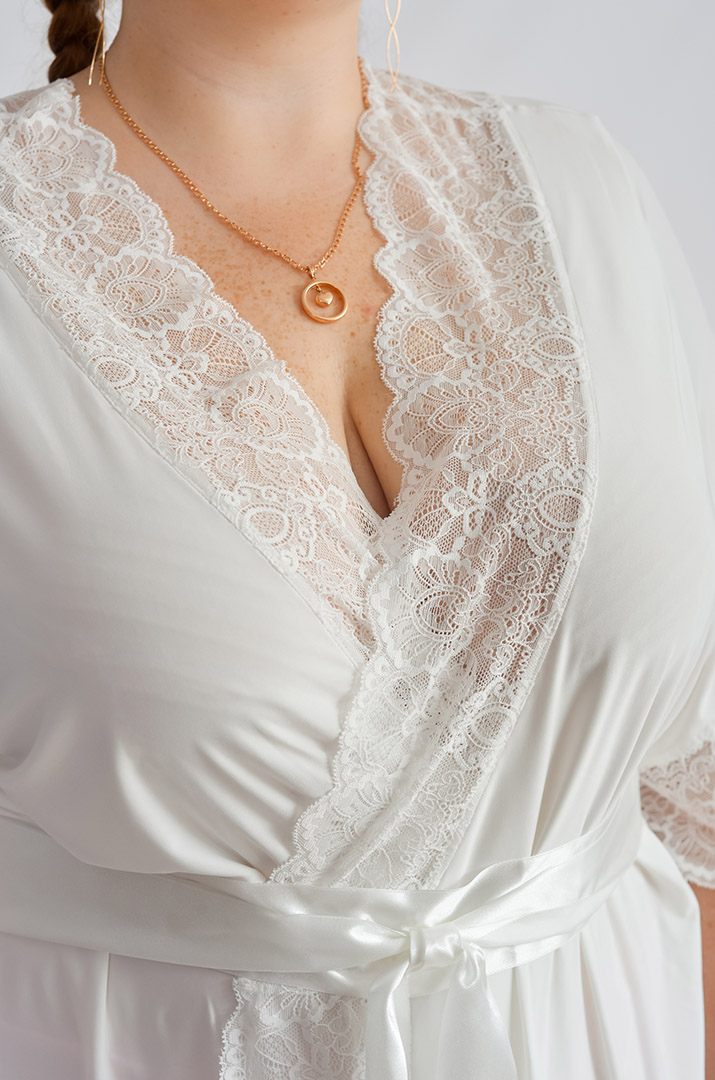 Довгий халат з мереживом батал