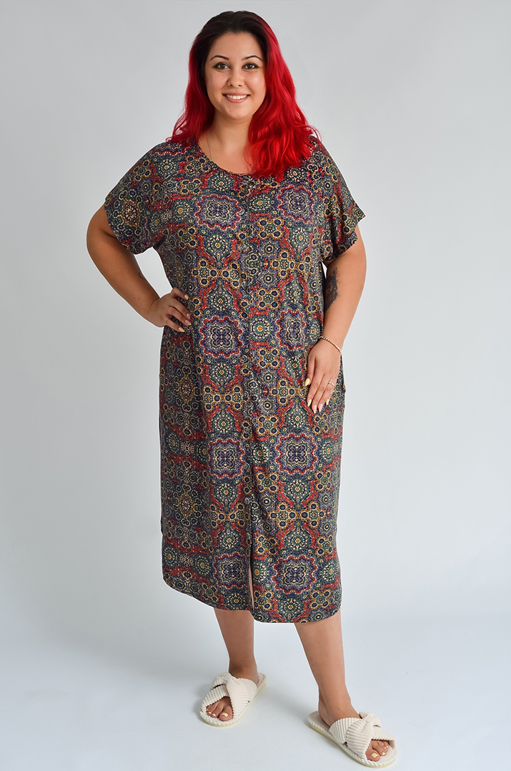 Халат короткий з принтом та на ґудзиках великих розмірів