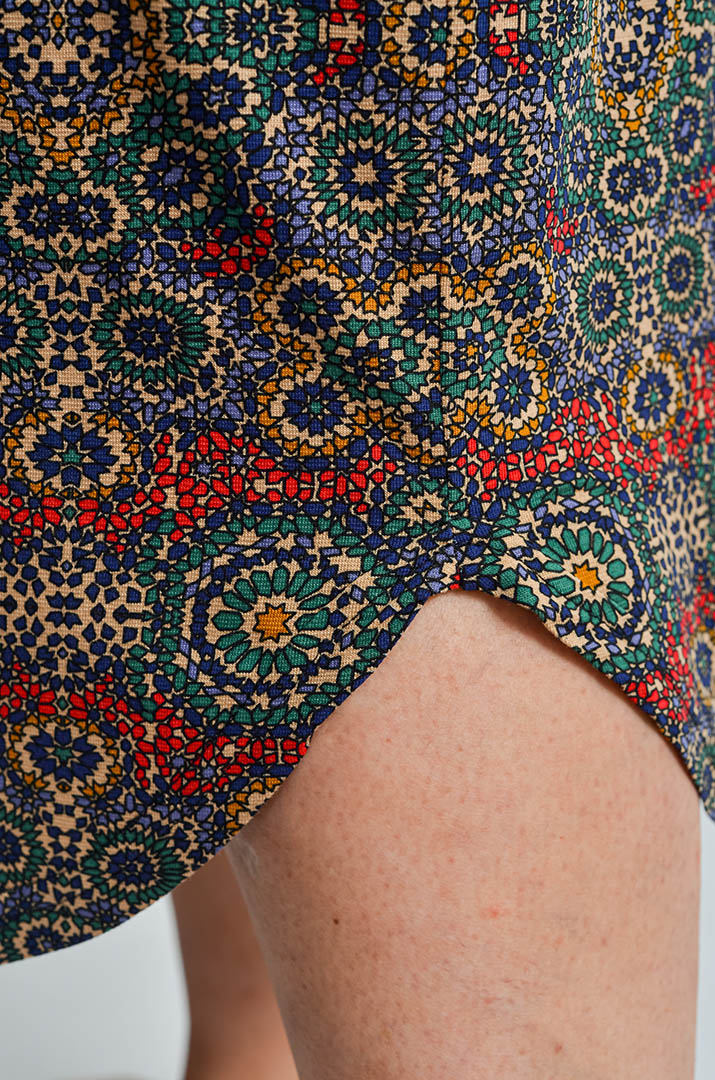 Халат короткий з принтом та на ґудзиках великих розмірів