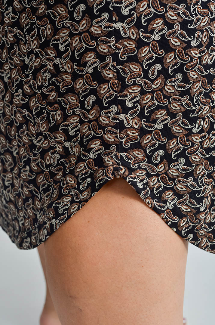 Халат короткий з принтом та на ґудзиках великих розмірів