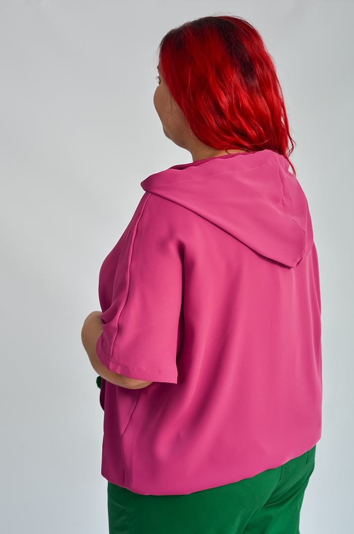 Худі з яскравими нашивками великих розмірів