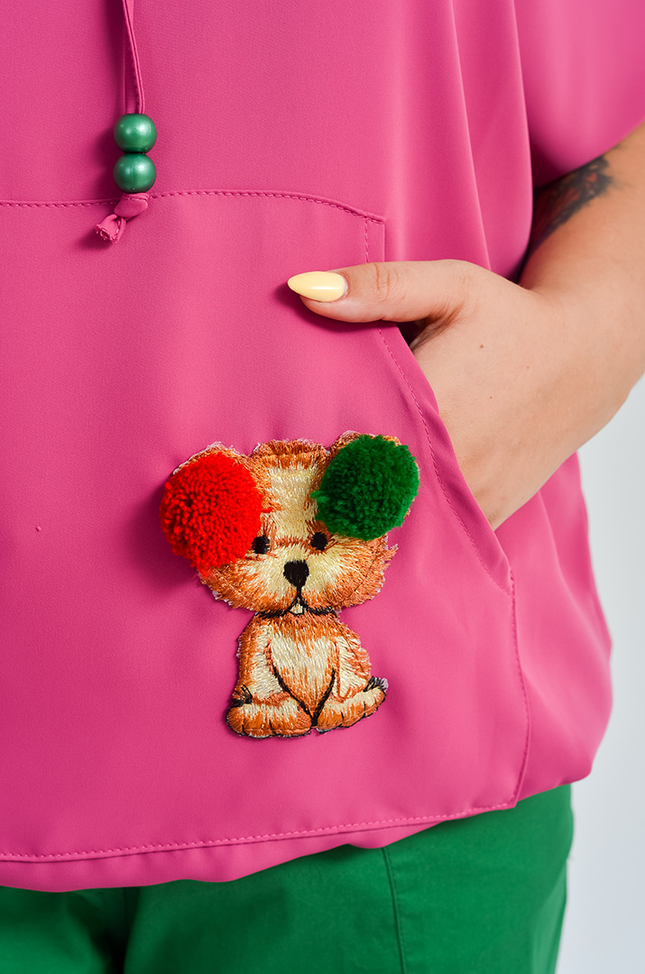 Худі з яскравими нашивками великих розмірів