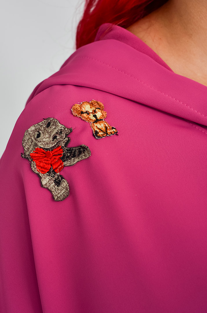 Худі з яскравими нашивками великих розмірів