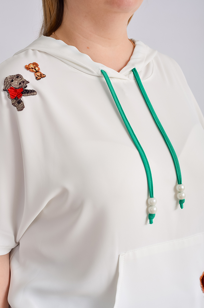 Худі з яскравими нашивками великих розмірів