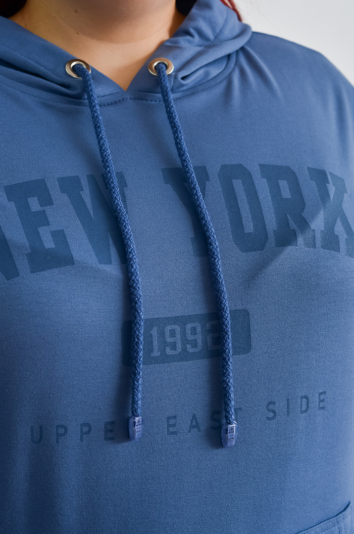 Худі з капюшоном і текстовим дизайном великих розмірів