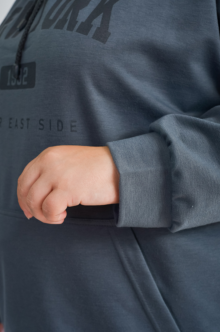 Худі з капюшоном і текстовим дизайном великих розмірів