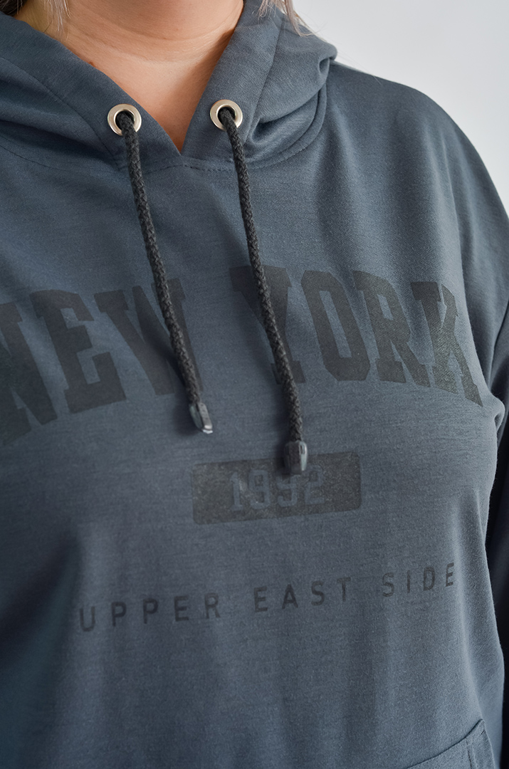 Худі з капюшоном і текстовим дизайном великих розмірів