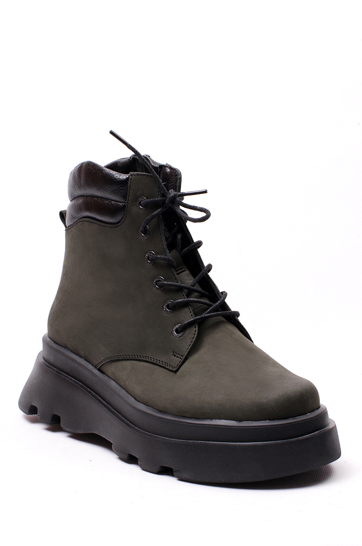 Теплі черевики у трендовому кольорі великих розмірів