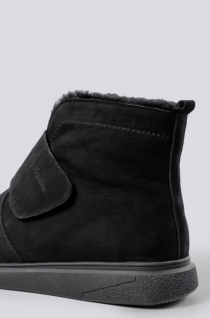 М'які зимові черевики великих розмірів