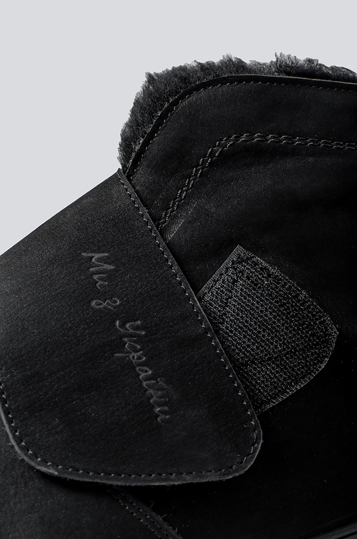 М'які зимові черевики великих розмірів