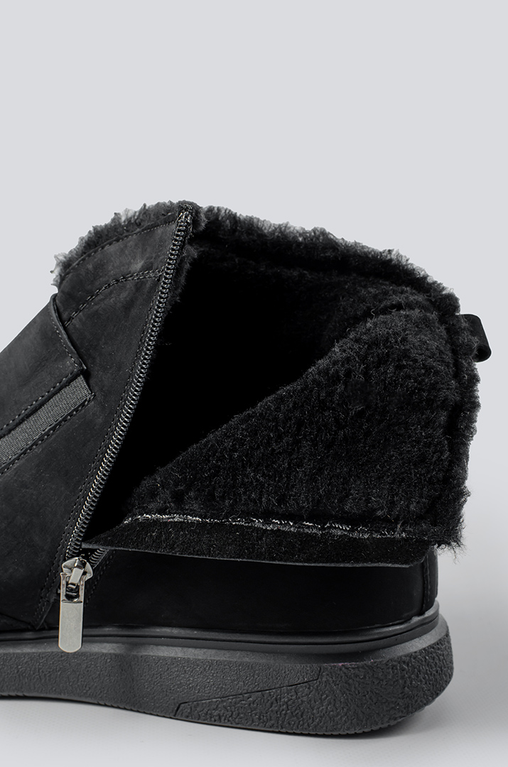 М'які зимові черевики великих розмірів