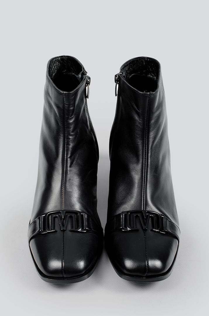 Черевики на підборах з прикрасою великих розмірів