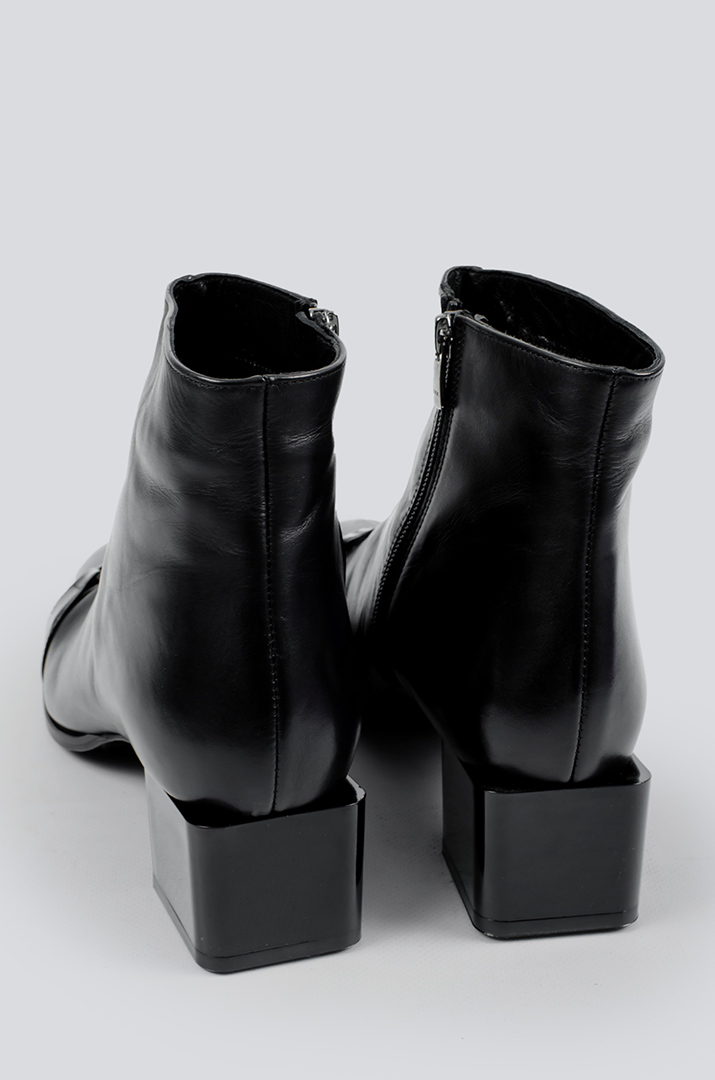 Черевики на підборах з прикрасою великих розмірів