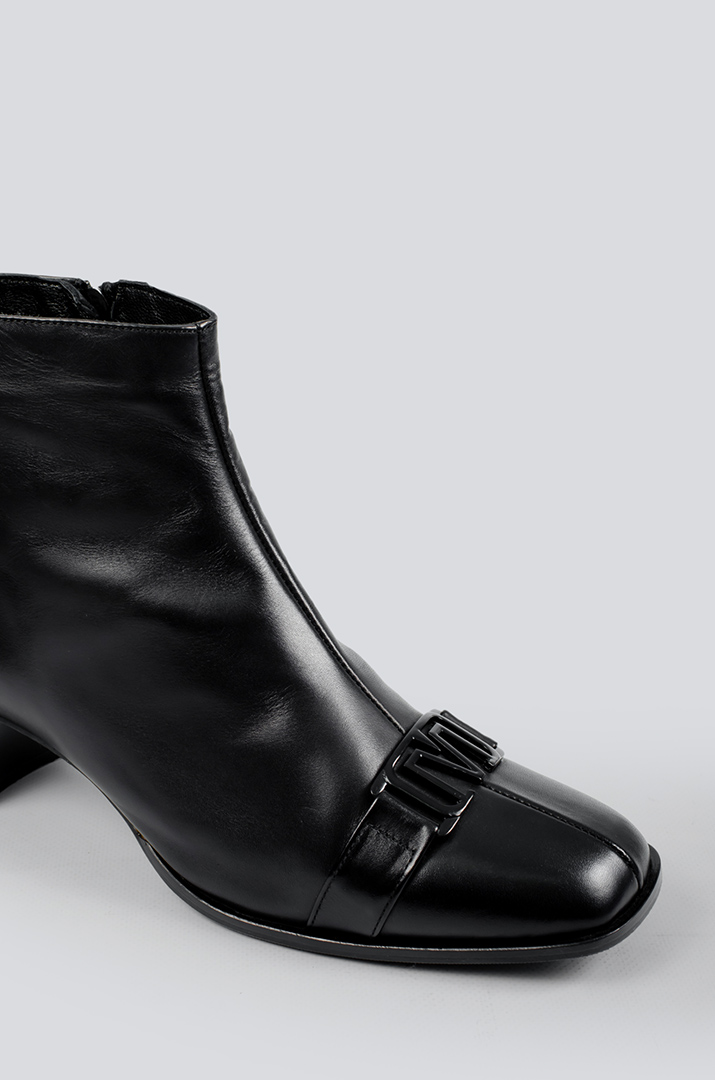 Черевики на підборах з прикрасою великих розмірів