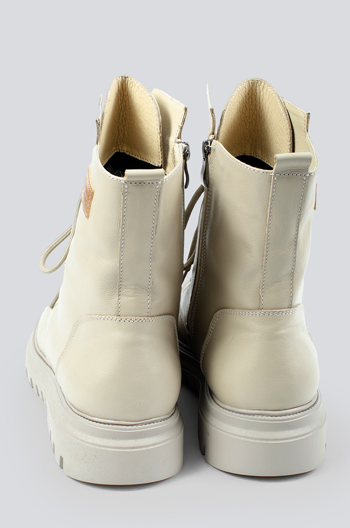 Черевики шкіряні на шнурівці в різних кольорах великих розмірів