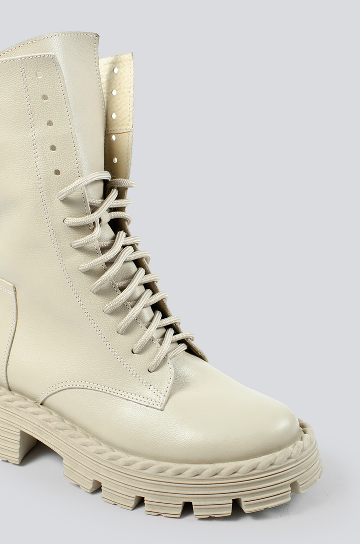 Черевики шкіряні на шнурівці в різних кольорах великих розмірів