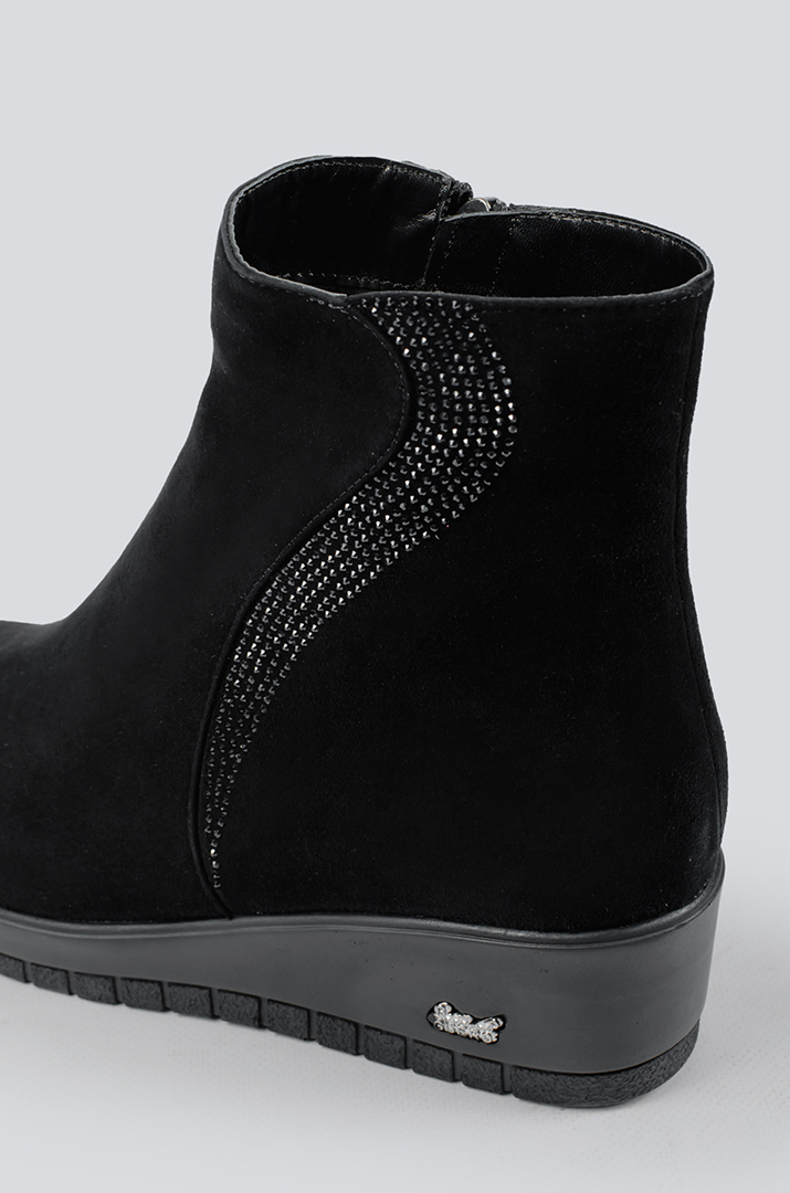 Черевики замшеві з декором із стразів великих розмірів