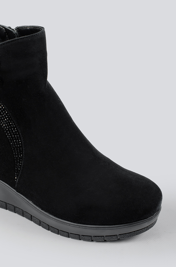 Черевики замшеві з декором із стразів великих розмірів