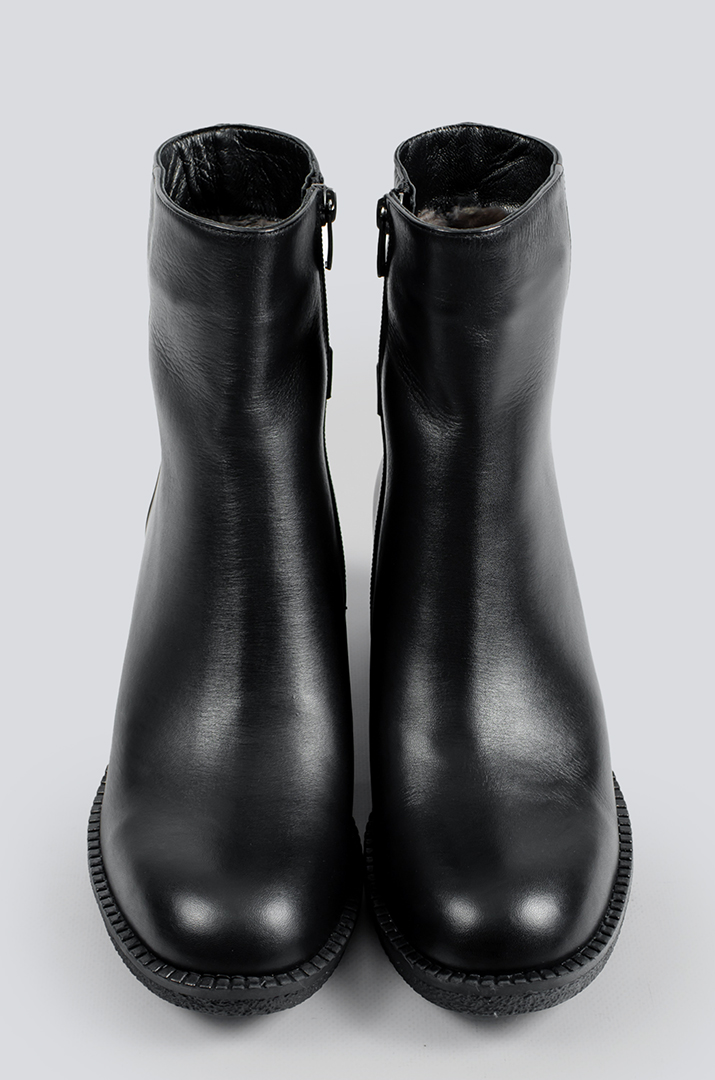 Черевики чорні на підборах великих розмірів
