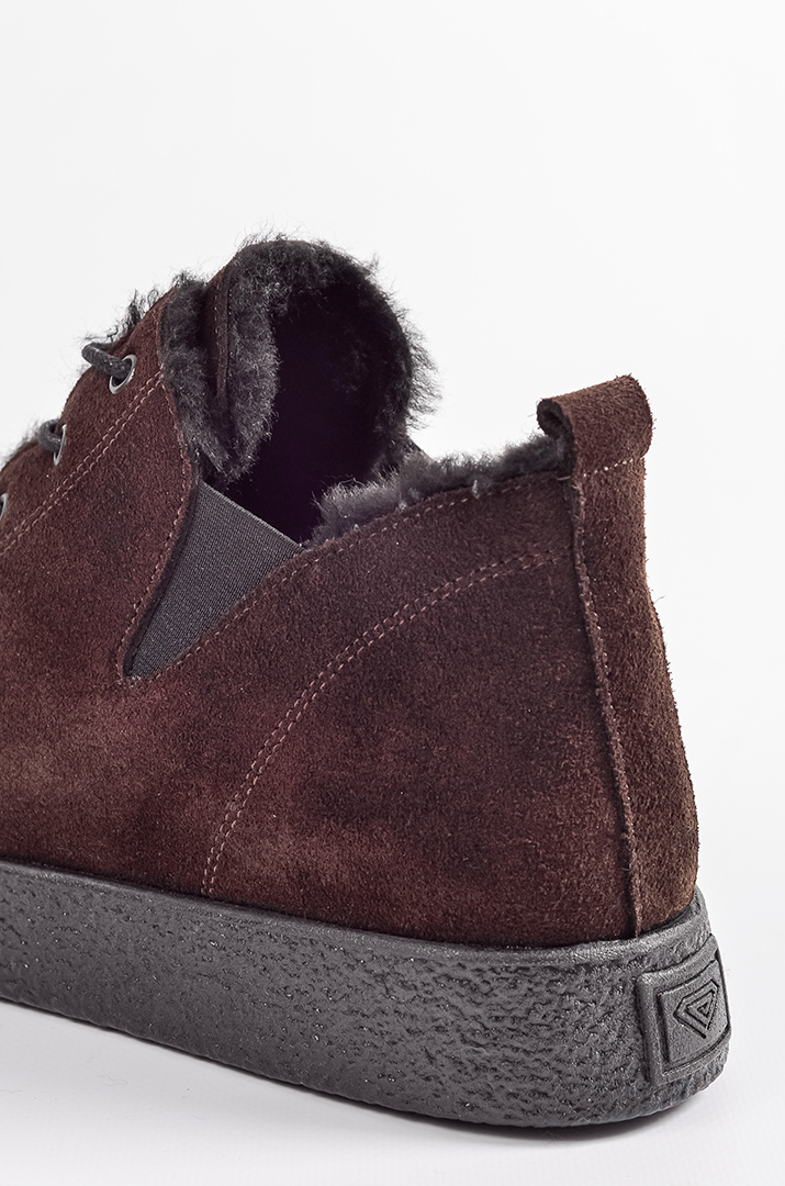 Зимові замшеві черевики кольору шоколад великих розмірів