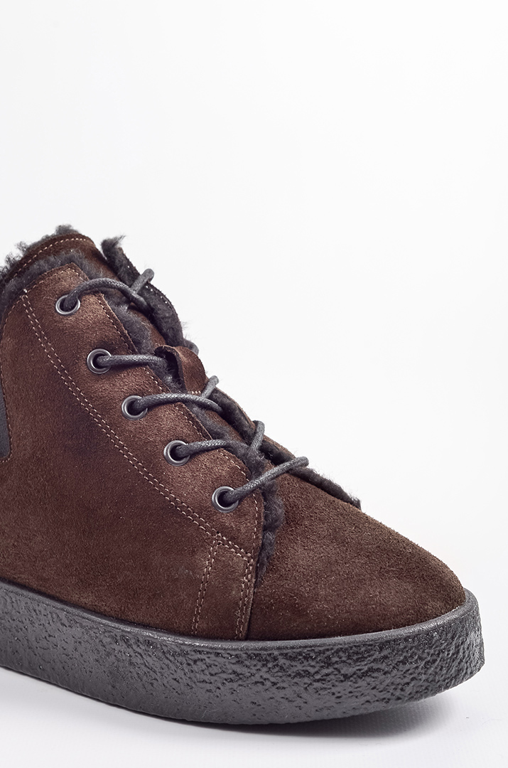 Зимові замшеві черевики кольору шоколад великих розмірів