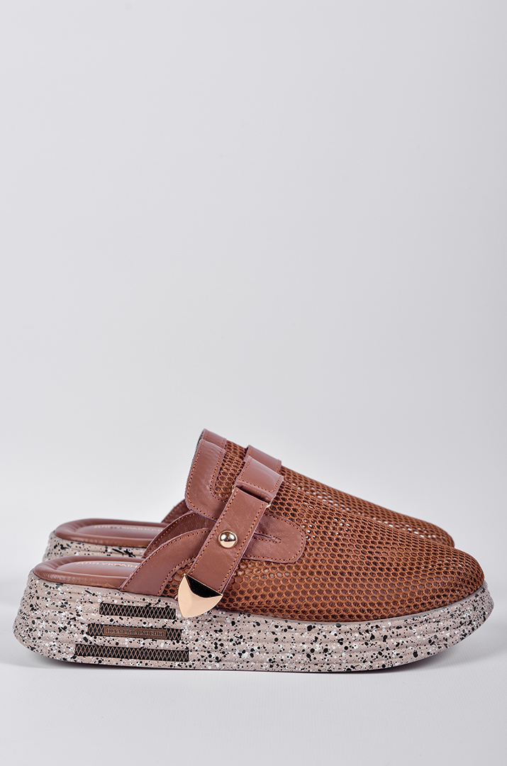 Мюлі в коричневому кольорі з фактурним верхом великих розмірів