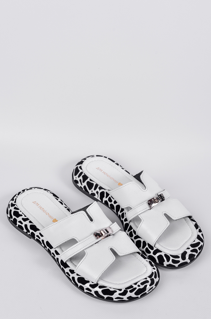 Шльопанці з контрастною підошвою та білим верхом великих розмірів