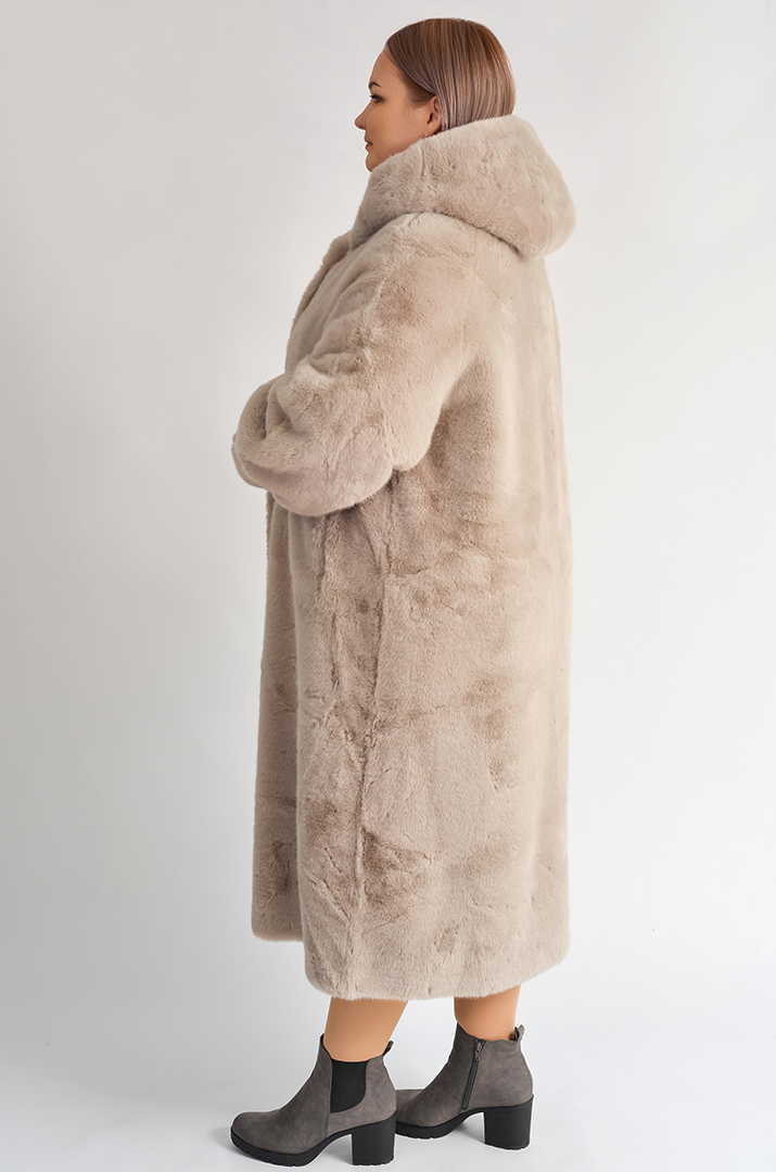 Шуба з екохутра прямого крою великих розмірів