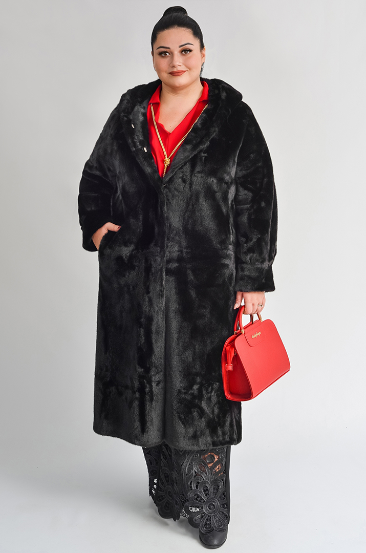 Шуба з екохутра прямого крою великих розмірів