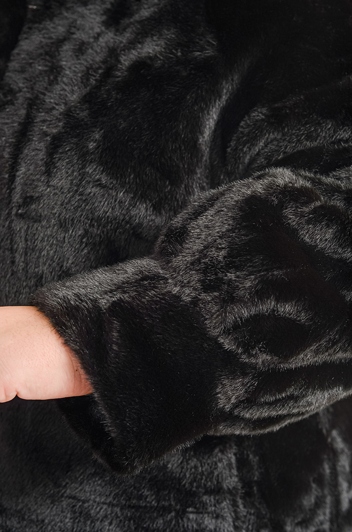 Шуба з екохутра прямого крою великих розмірів