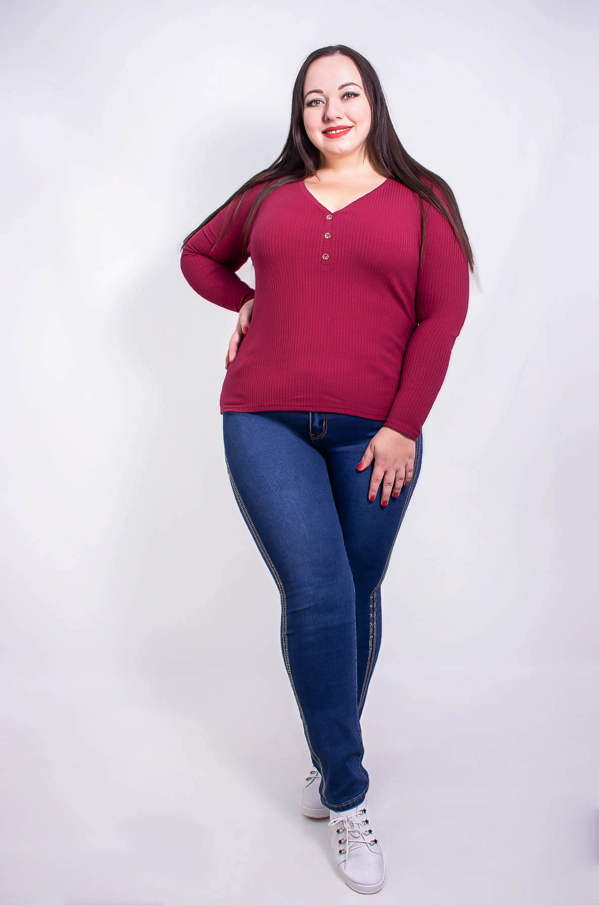 Джинсы зауженные с лампасами из блесток батал